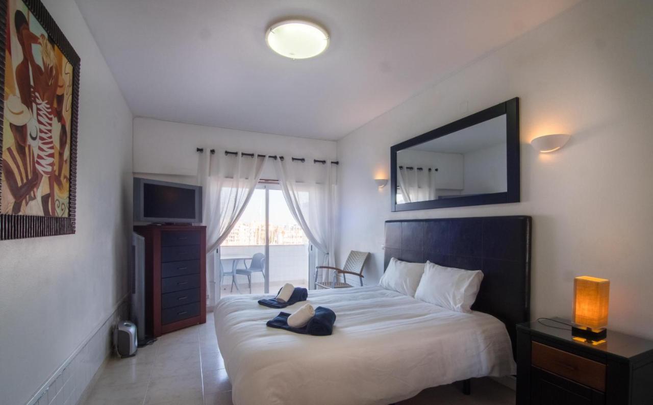 Lagos Main Avenue Studio With Marina View Balcony Exterior foto