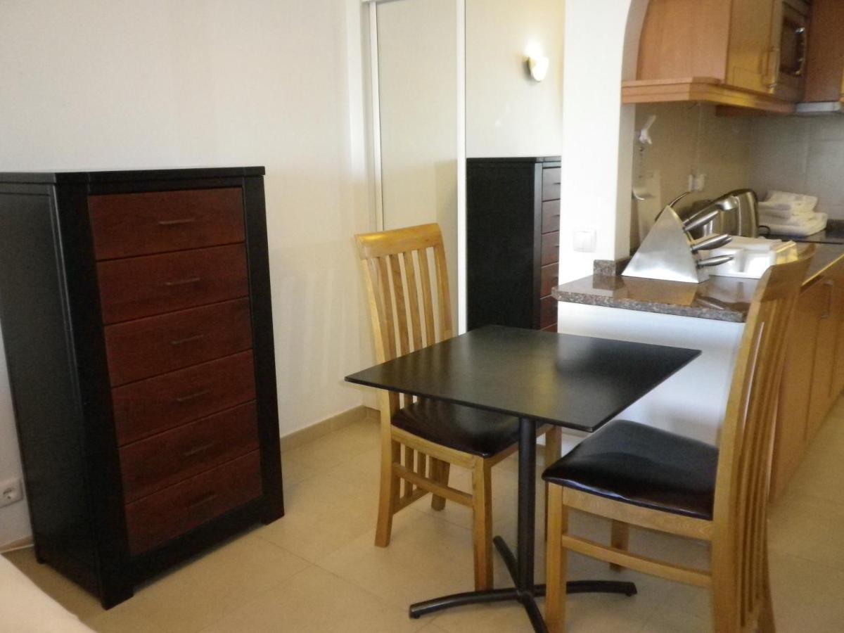 Lagos Main Avenue Studio With Marina View Balcony Exterior foto