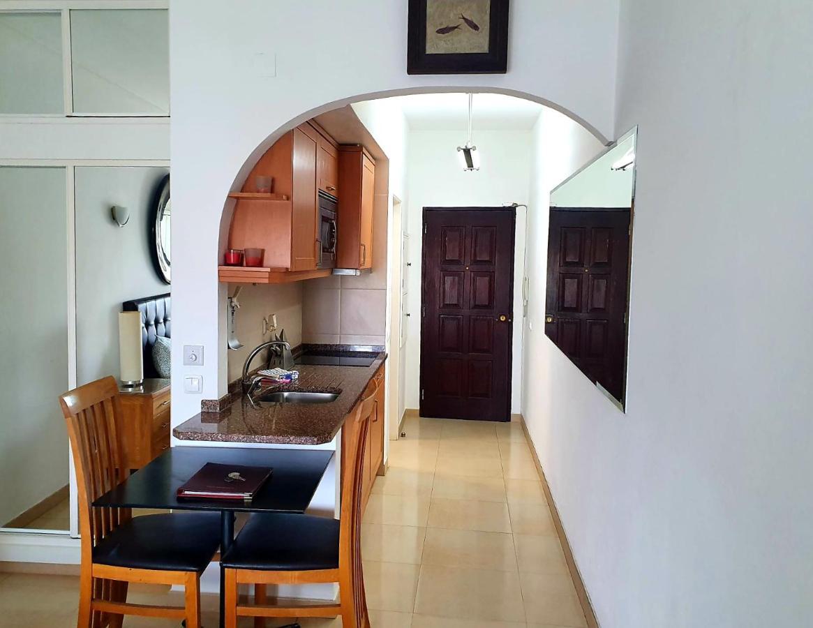 Lagos Main Avenue Studio With Marina View Balcony Exterior foto